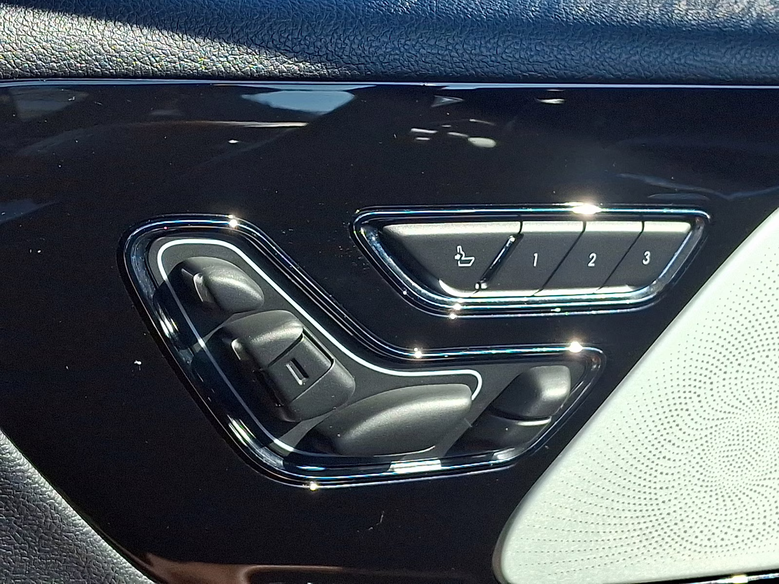 2025 Ceramic Pearl Metallic Tri-Coat - GS Lincoln Aviator Reserve AWD