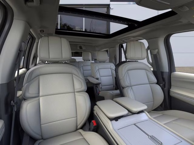 2026 Star White Metallic Tri-Coat Lincoln Navigator Reserve 4X4 SUV