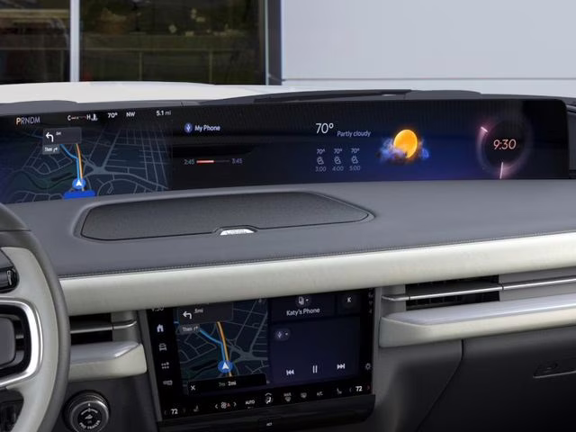 2026 Star White Metallic Tri-Coat Lincoln Navigator Reserve 4X4 SUV