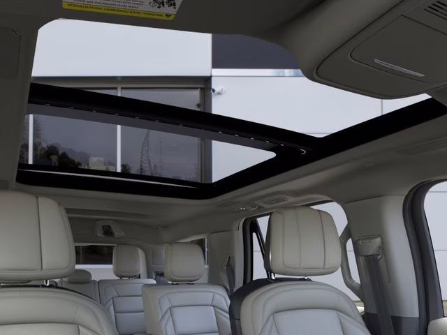 2026 Star White Metallic Tri-Coat Lincoln Navigator Reserve 4X4 SUV