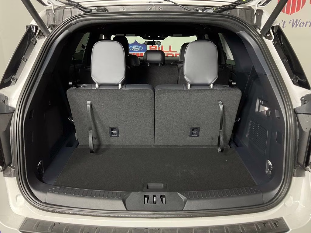 2026 White Ford Explorer ST-Line RWD SUV