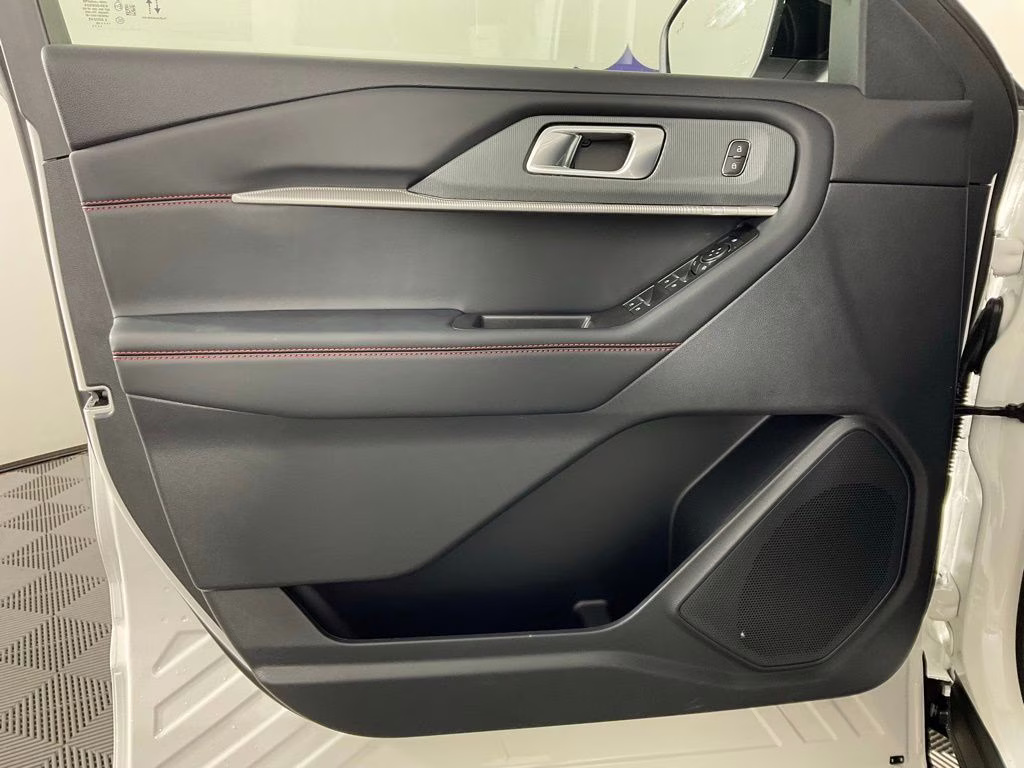 2026 White Ford Explorer ST-Line RWD SUV