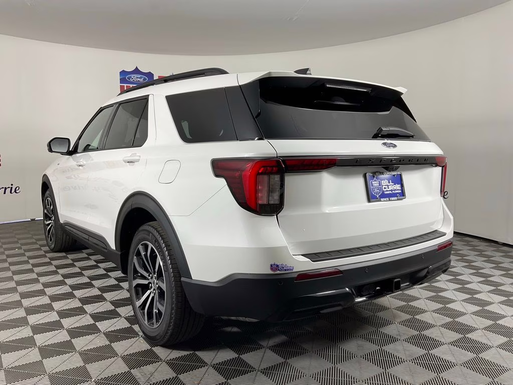2026 White Ford Explorer ST-Line RWD SUV