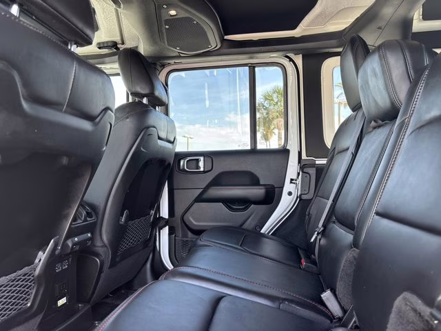 2025 Bright White Clearcoat Jeep Wrangler Rubicon X 4X4 Convertible