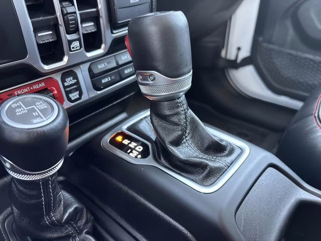 2025 Bright White Clearcoat Jeep Wrangler Rubicon X 4X4 Convertible