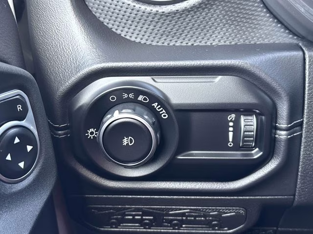 2025 Bright White Clearcoat Jeep Wrangler Rubicon X 4X4 Convertible