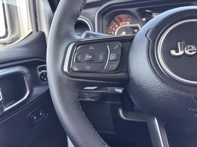 2025 Bright White Clearcoat Jeep Wrangler Rubicon X 4X4 Convertible
