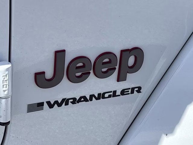 2025 Bright White Clearcoat Jeep Wrangler Rubicon X 4X4 Convertible