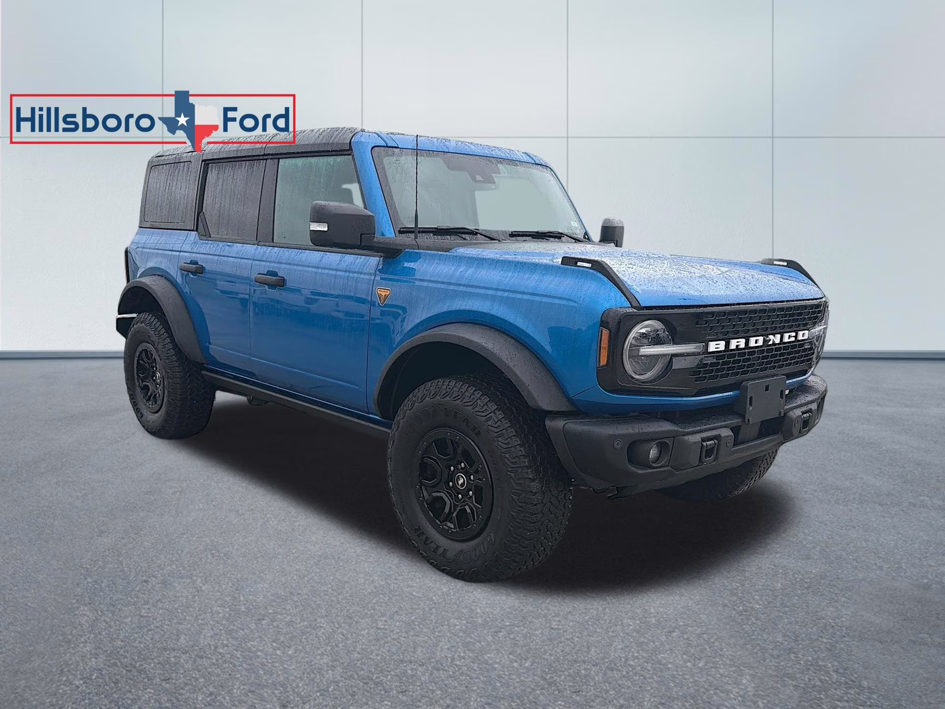 2025 Velocity Blue Metallic Ford Bronco Badlands 4X4 SUV