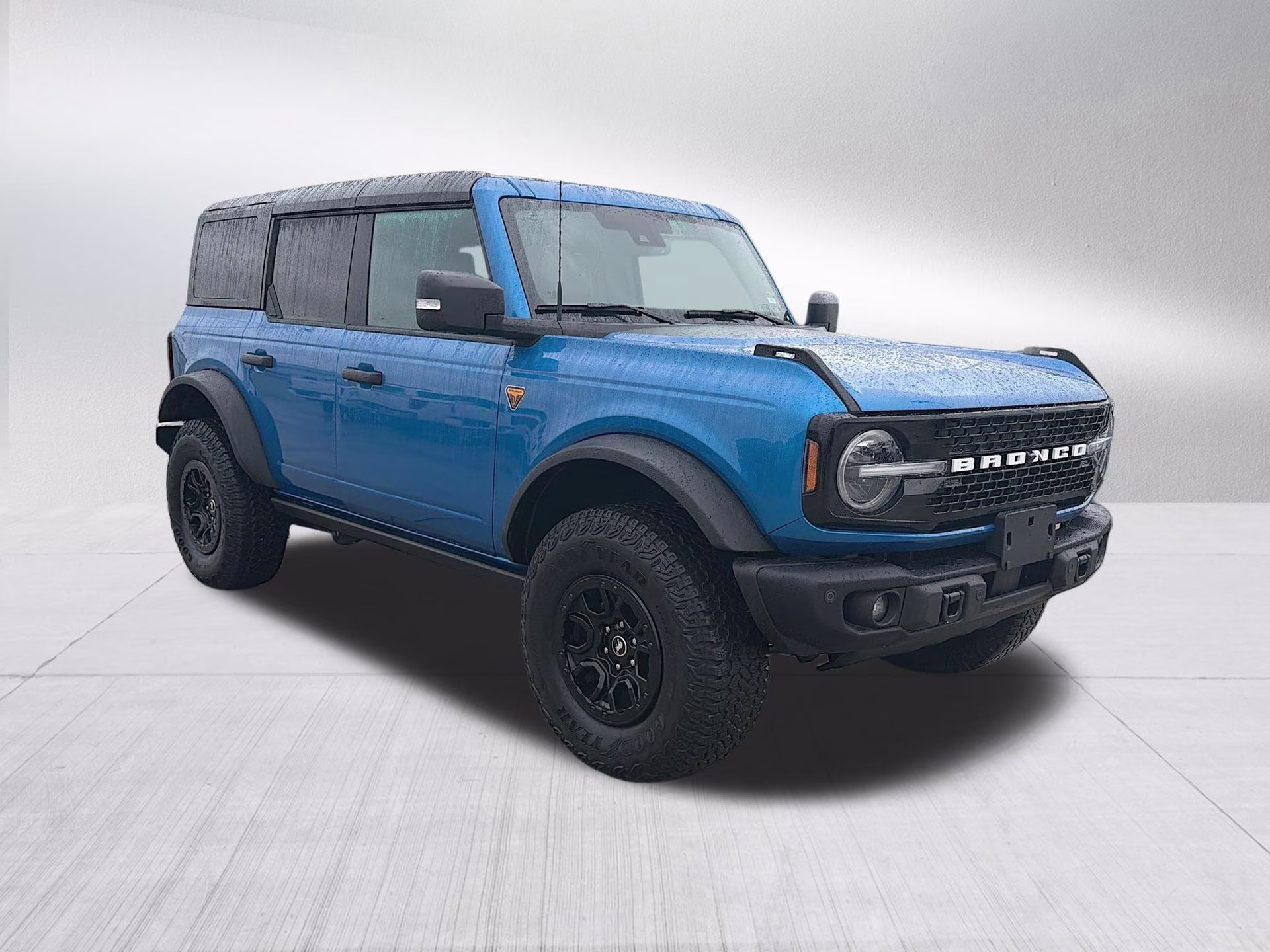 2025 Velocity Blue Metallic Ford Bronco Badlands 4X4 SUV