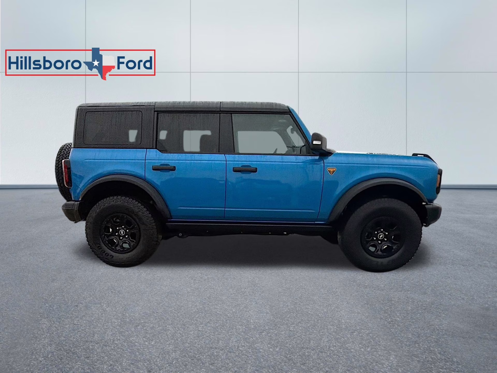 2025 Velocity Blue Metallic Ford Bronco Badlands 4X4 SUV