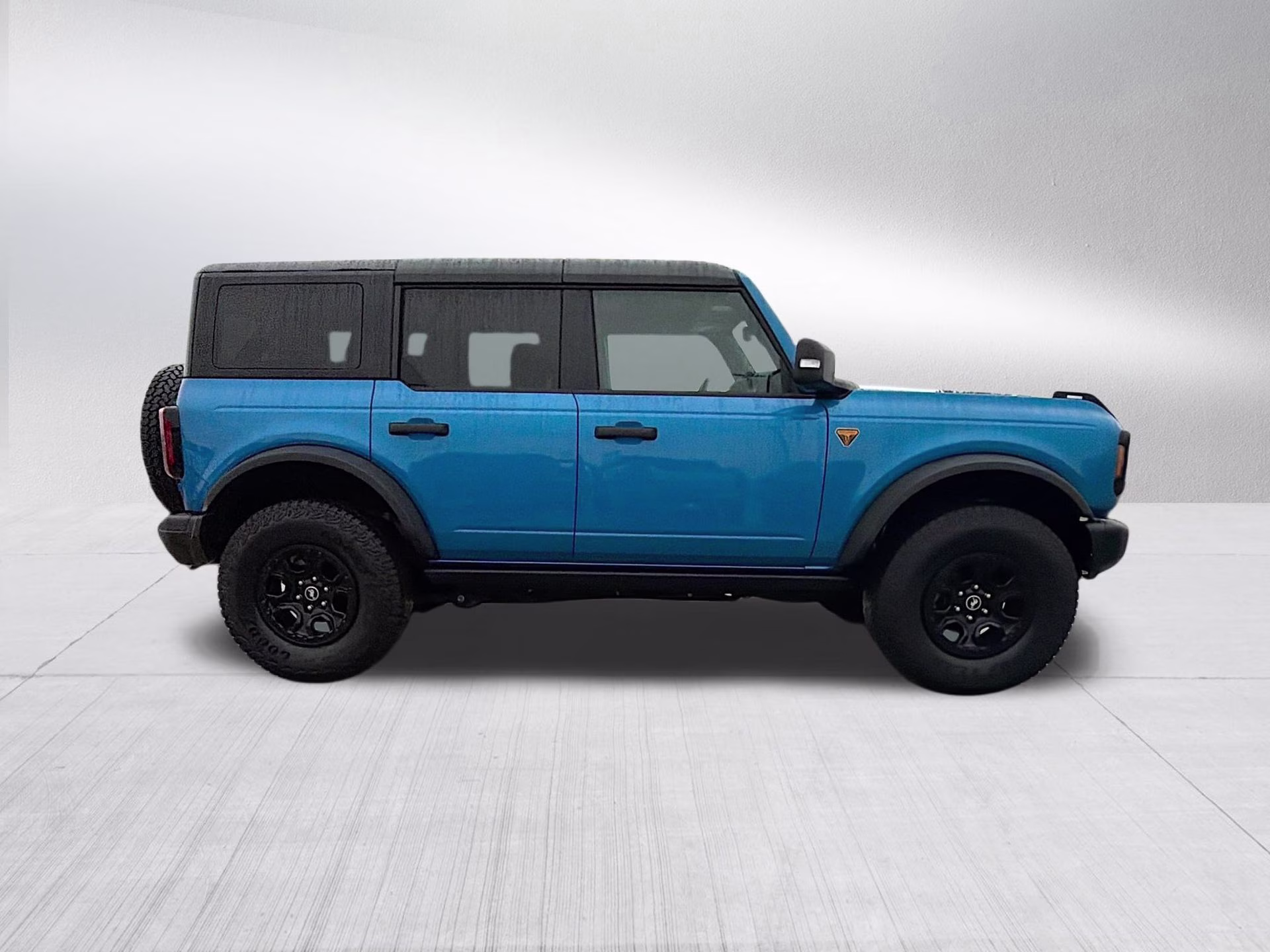 2025 Velocity Blue Metallic Ford Bronco Badlands 4X4 SUV