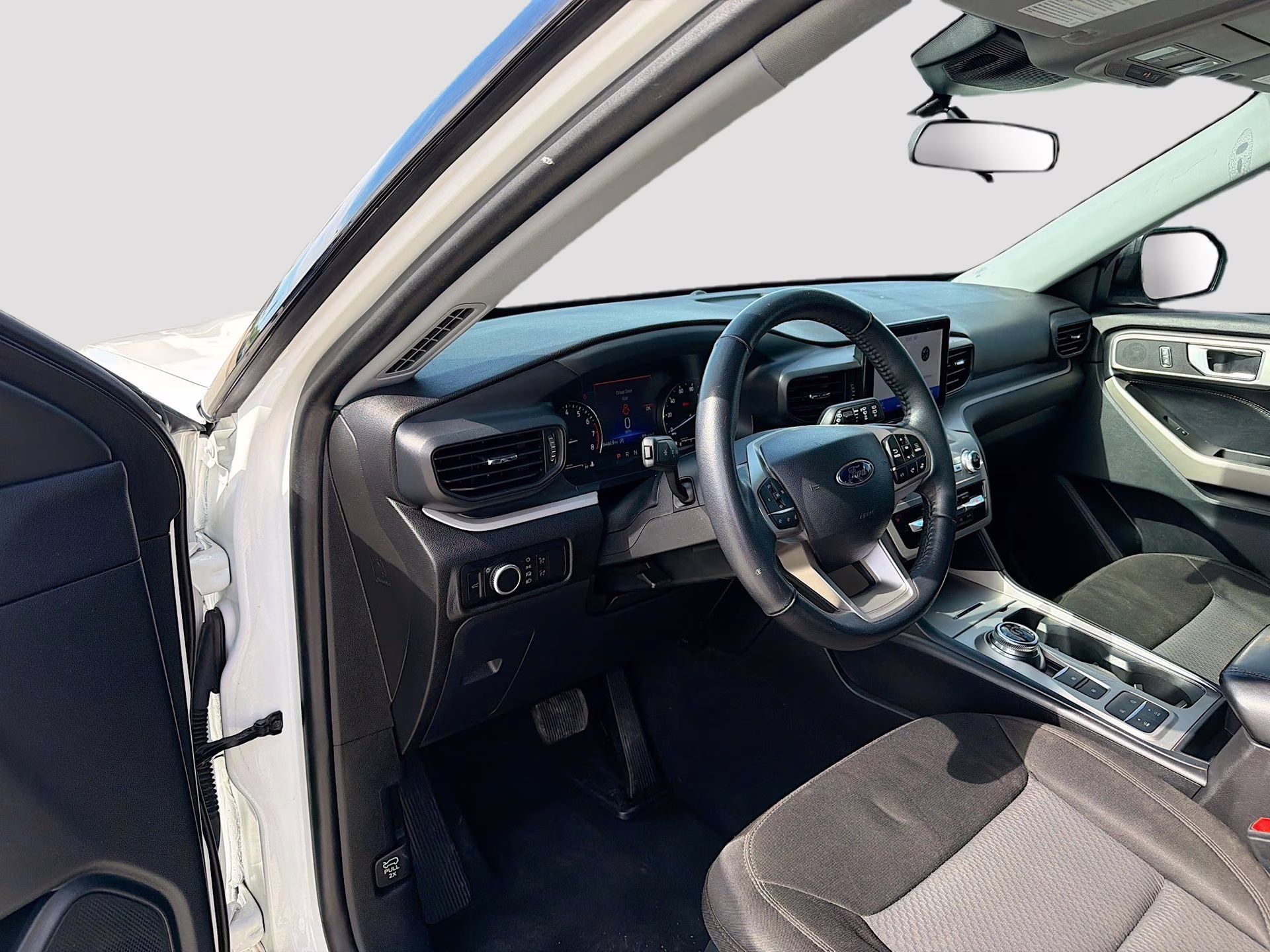 2023 Star White Metallic Tri-Coat Ford Explorer XLT RWD SUV