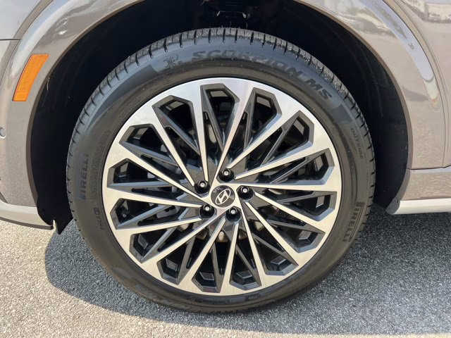 2026 Cast Iron Brown Pearl Hyundai Palisade Calligraphy FWD SUV