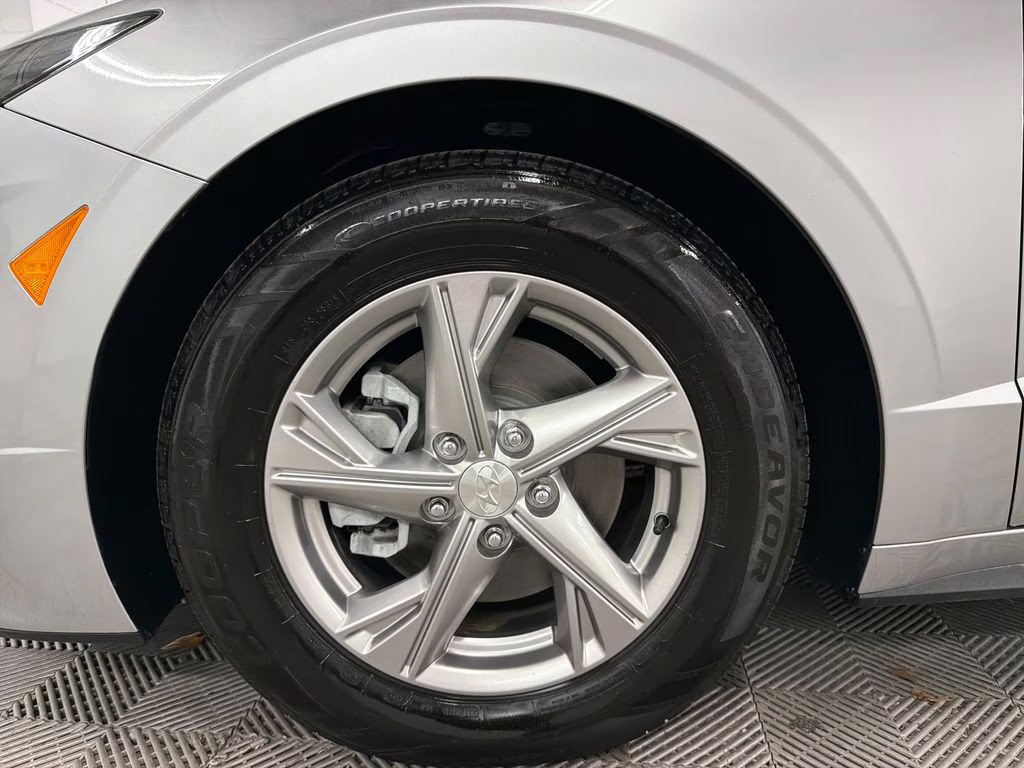 2021 Shimmering Silver Pearl Hyundai Sonata SE FWD Sedan