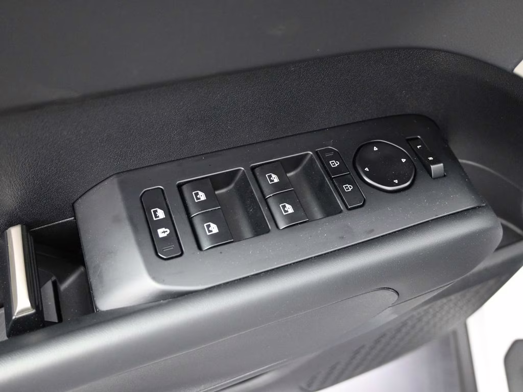 2027 Glacial White Pearl Kia Telluride LX FWD SUV