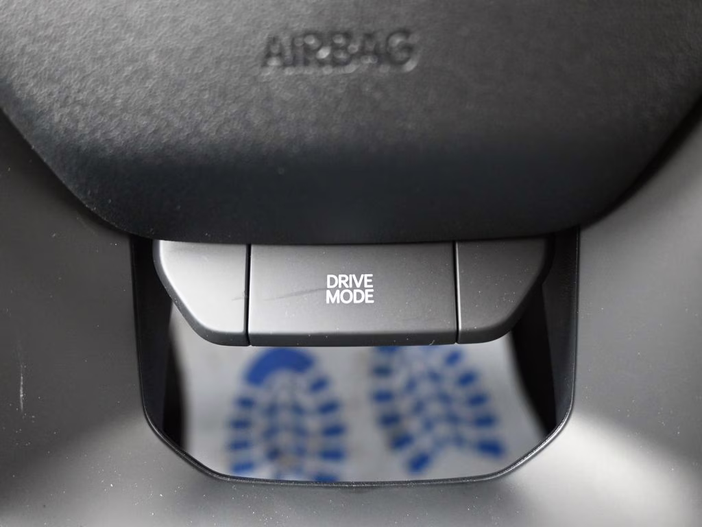 2027 Glacial White Pearl Kia Telluride LX FWD SUV