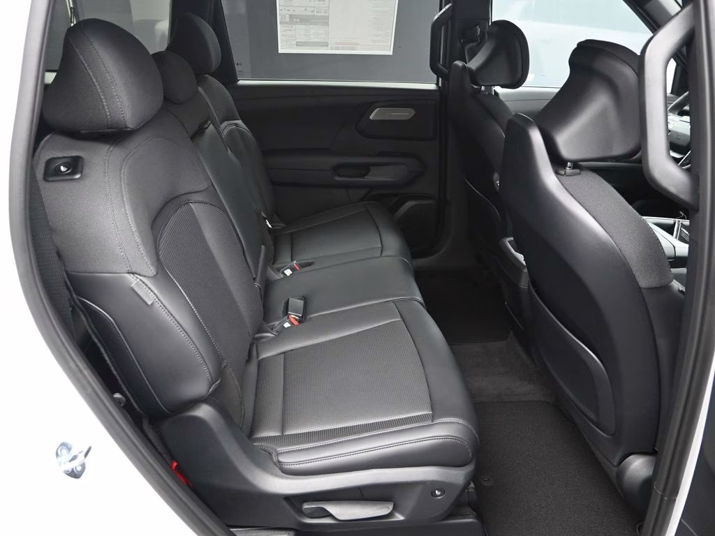 2027 Glacial White Pearl Kia Telluride LX FWD SUV