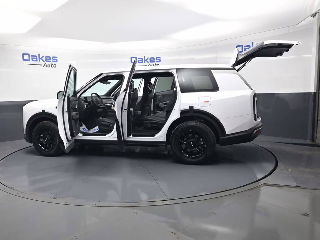 2027 Glacial White Pearl Kia Telluride LX FWD SUV