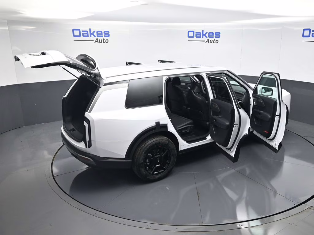 2027 Glacial White Pearl Kia Telluride LX FWD SUV