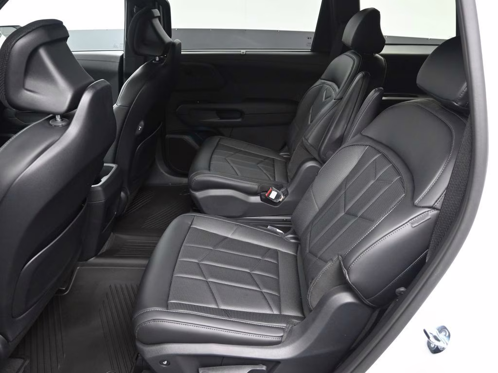 2027 Glacial White Pearl Kia Telluride Hybrid X-Line SX AWD SUV