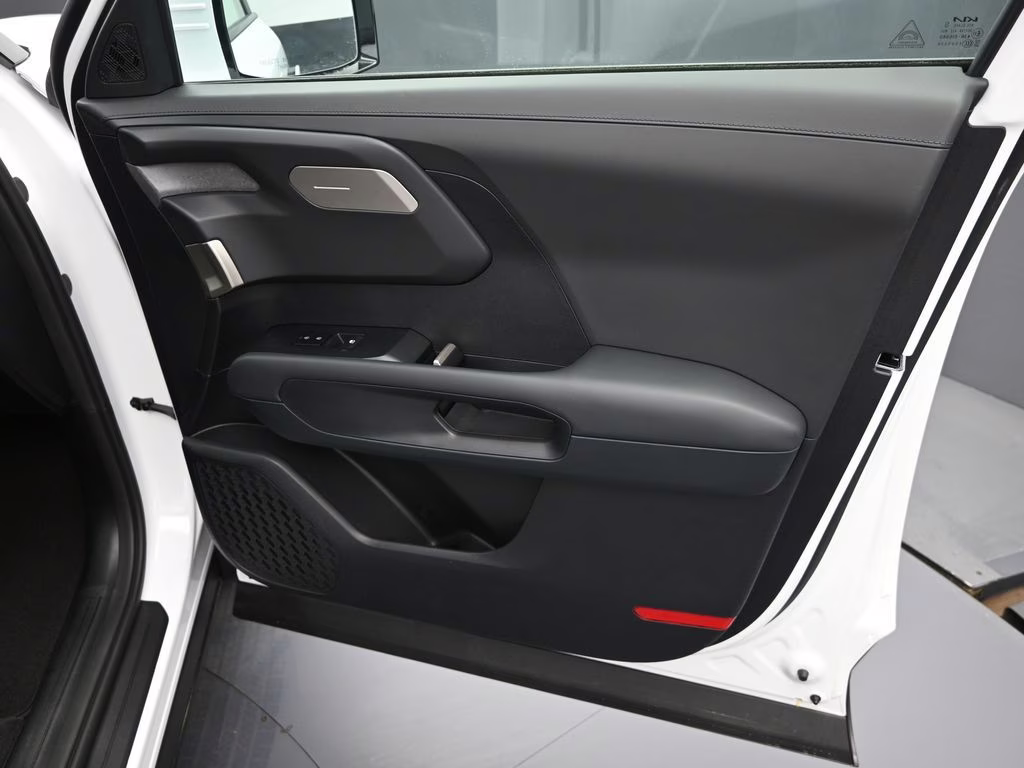 2027 Glacial White Pearl Kia Telluride LX FWD SUV