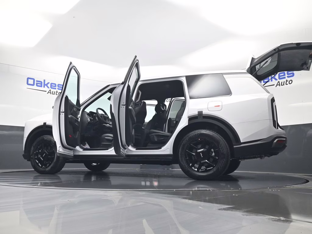 2027 Glacial White Pearl Kia Telluride LX FWD SUV