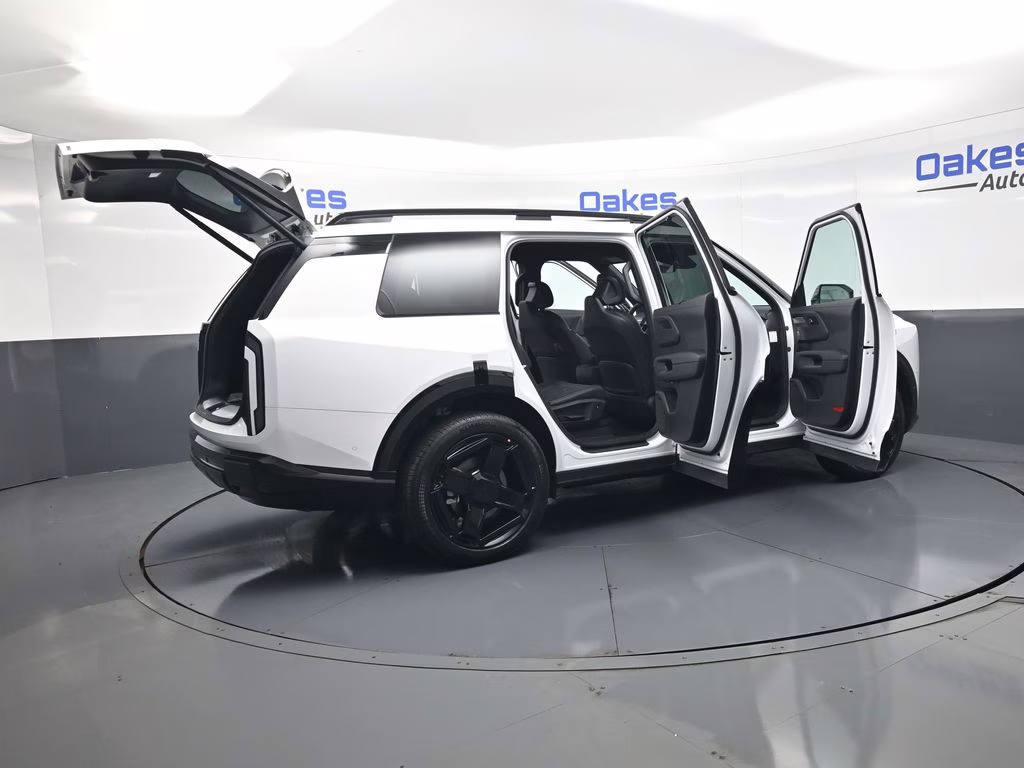 2027 Glacial White Pearl Kia Telluride Hybrid X-Line SX AWD SUV