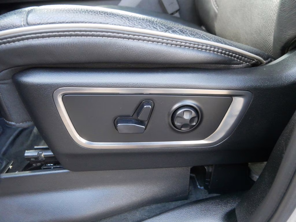 2020 Billet Silver Metallic Clearcoat Ram 1500 Limited 4X4 Truck