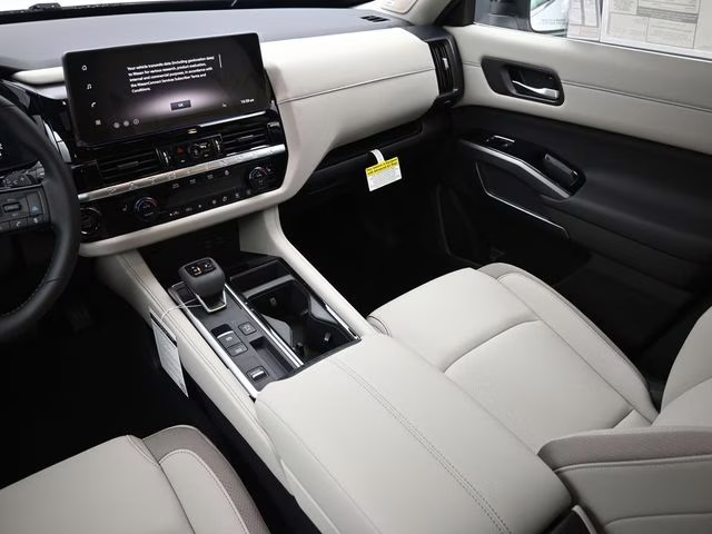 2026 Everest White Pearl Tricoat Nissan Pathfinder SL FWD SUV