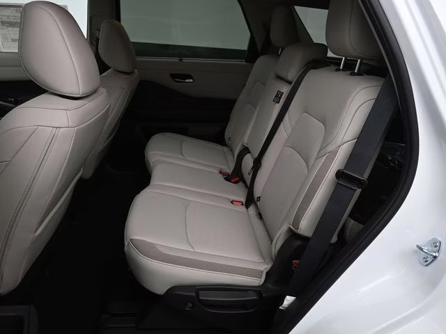 2026 Everest White Pearl Tricoat Nissan Pathfinder SL FWD SUV