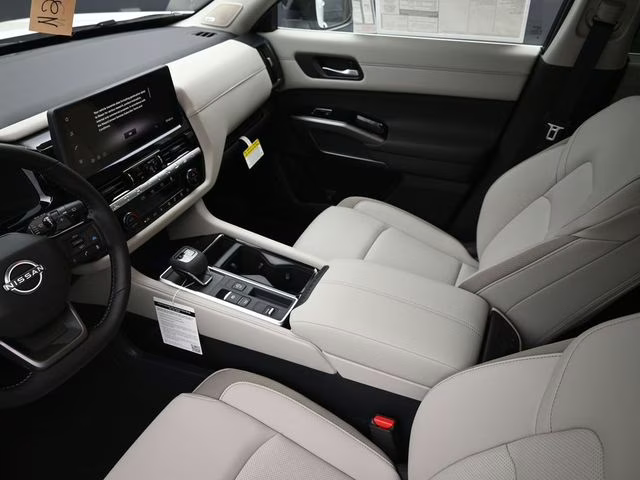 2026 Everest White Pearl Tricoat Nissan Pathfinder SL FWD SUV