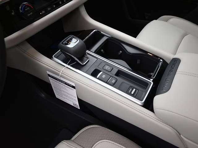 2026 Everest White Pearl Tricoat Nissan Pathfinder SL FWD SUV