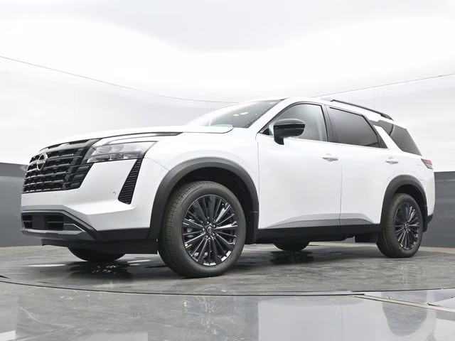 2026 Everest White Pearl Tricoat Nissan Pathfinder SL FWD SUV