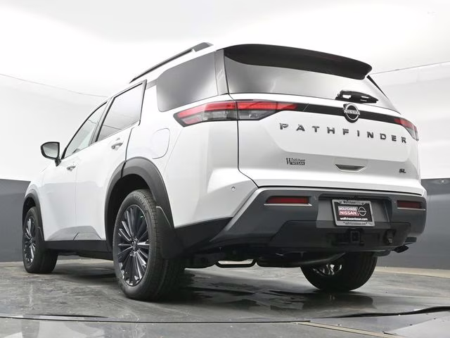2026 Everest White Pearl Tricoat Nissan Pathfinder SL FWD SUV
