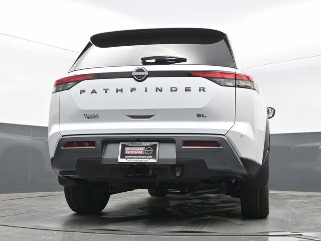 2026 Everest White Pearl Tricoat Nissan Pathfinder SL FWD SUV