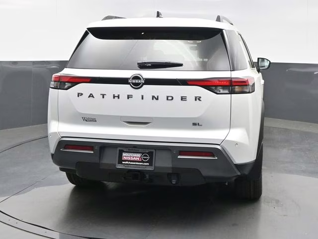 2026 Everest White Pearl Tricoat Nissan Pathfinder SL FWD SUV
