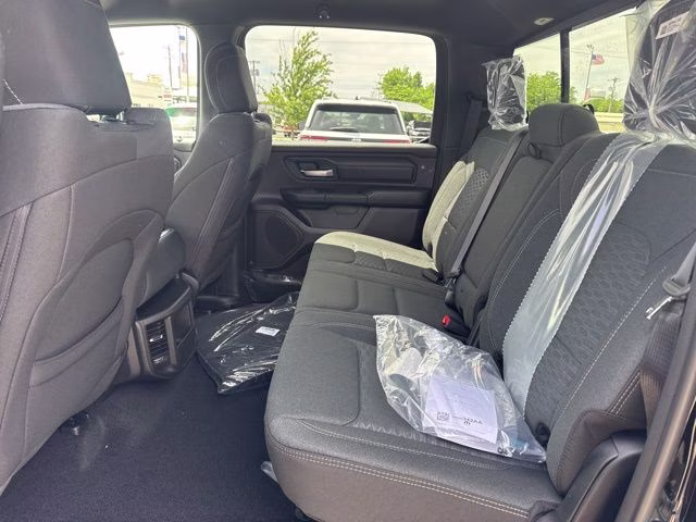 2026 Diamond Black Crystal Pearlcoat Ram 1500 Express 4X4 Truck