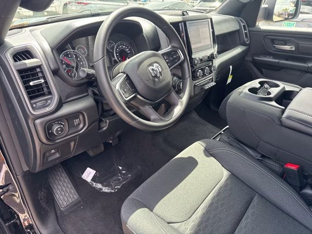 2026 Diamond Black Crystal Pearlcoat Ram 1500 Express 4X4 Truck