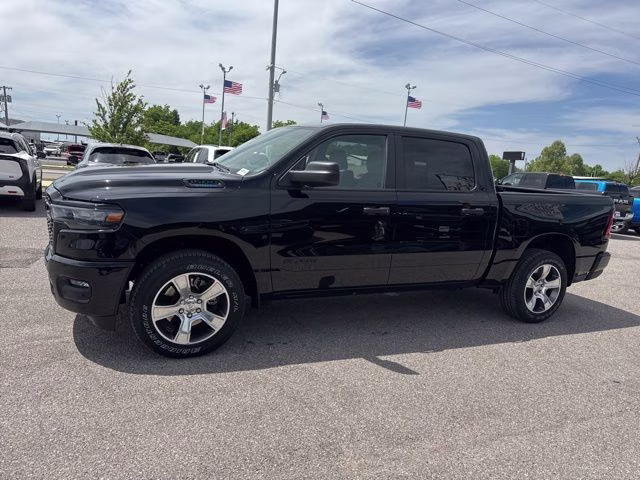 2026 Diamond Black Crystal Pearlcoat Ram 1500 Express 4X4 Truck