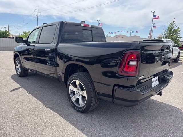 2026 Diamond Black Crystal Pearlcoat Ram 1500 Express 4X4 Truck