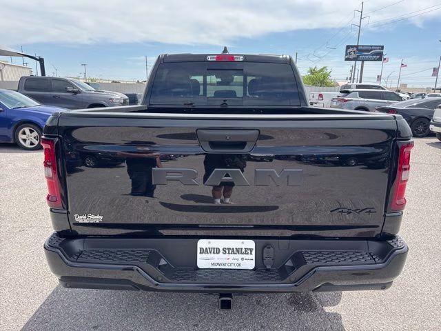 2026 Diamond Black Crystal Pearlcoat Ram 1500 Express 4X4 Truck