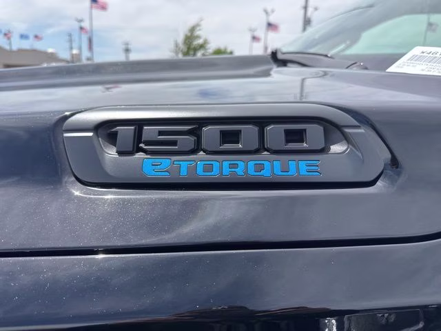 2026 Diamond Black Crystal Pearlcoat Ram 1500 Express 4X4 Truck