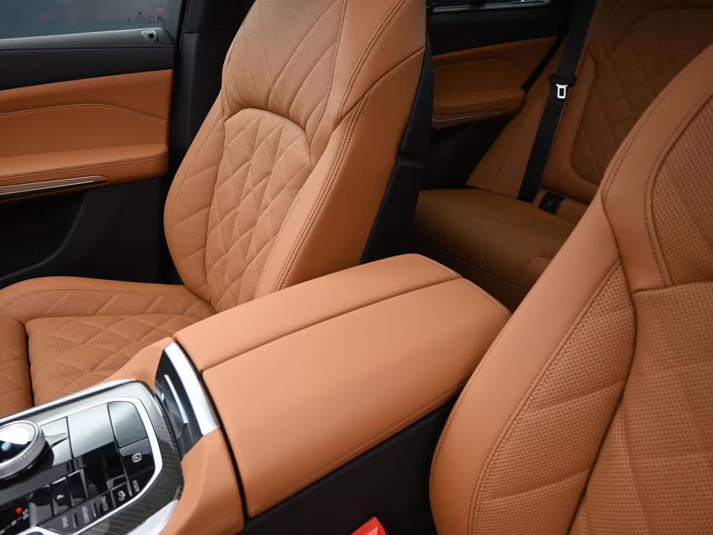 2026 Dravit Grey Metallic BMW X5 M60i AWD SUV