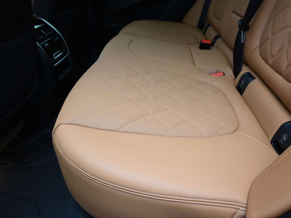2026 Dravit Grey Metallic BMW X5 M60i AWD SUV