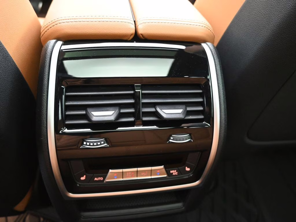2026 Dravit Grey Metallic BMW X5 M60i AWD SUV