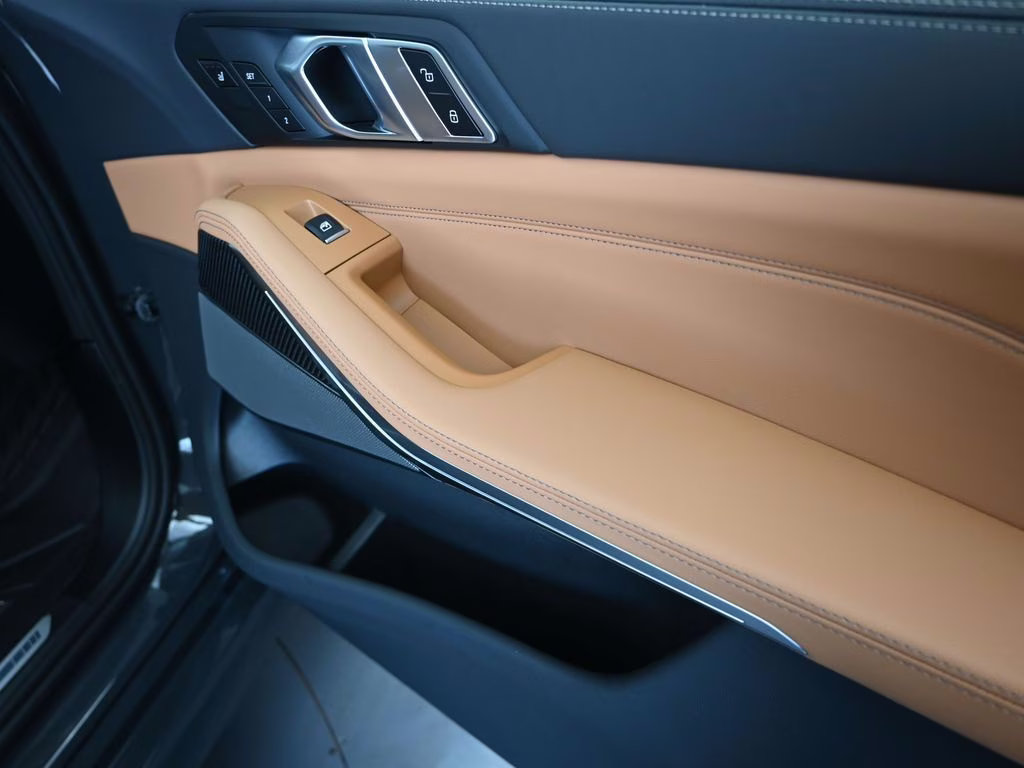 2026 Dravit Grey Metallic BMW X5 M60i AWD SUV