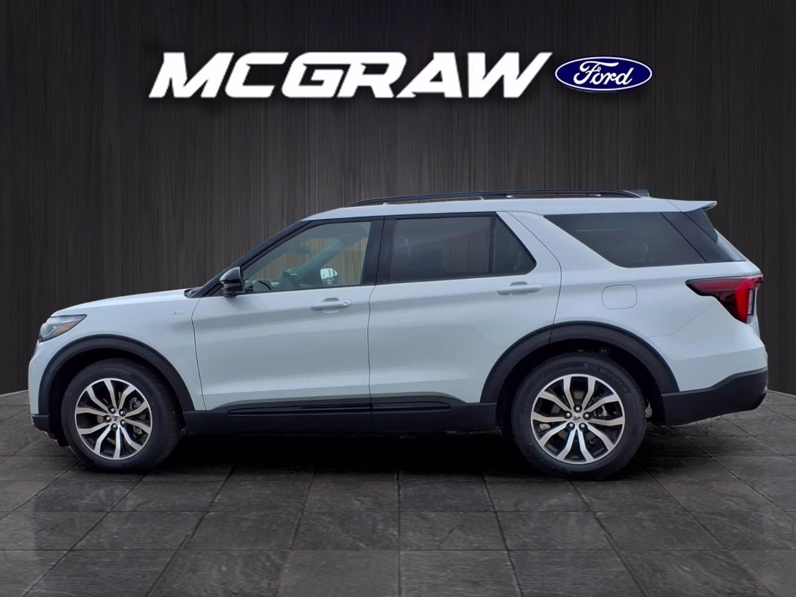 2026 White Ford Explorer ST-Line RWD SUV