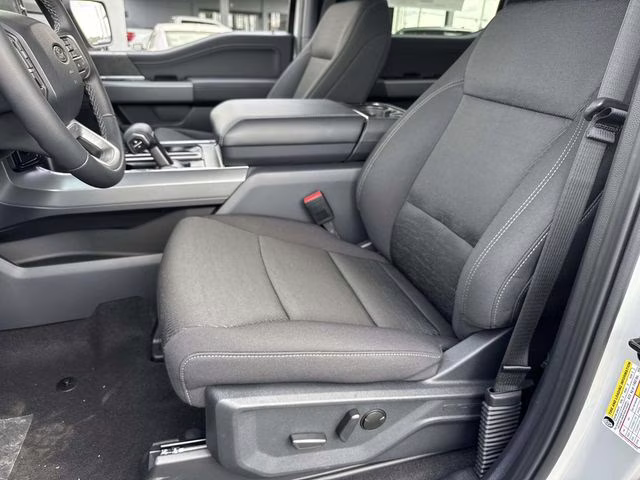 2026 Avalanche Ford F-150 XLT RWD Truck