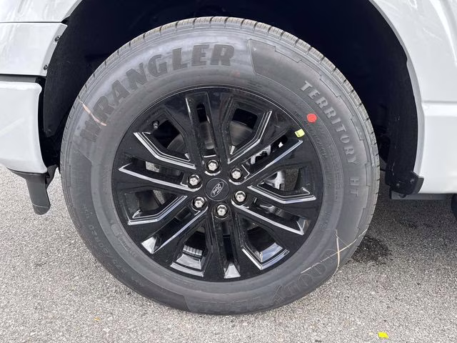 2026 Avalanche Ford F-150 XLT RWD Truck